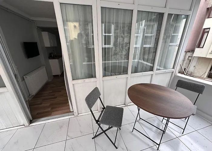 Modern Close To Blue Mosque And Hagia Sophia Old