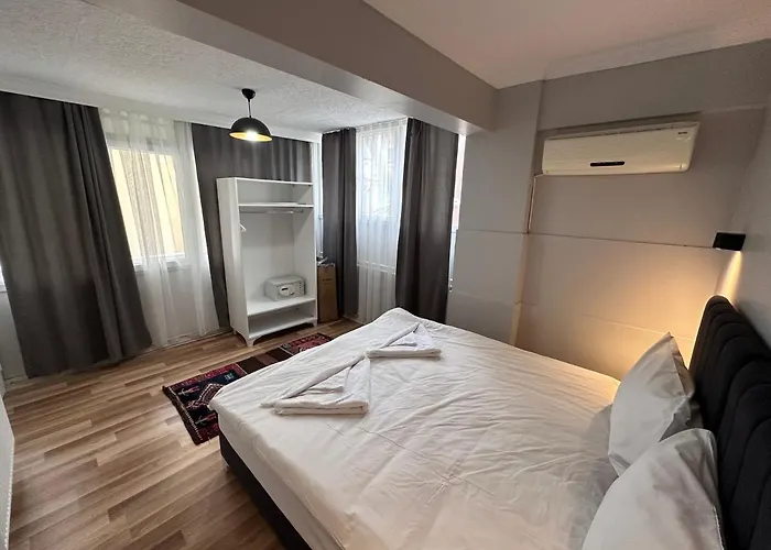 Modern Close To Blue Mosque And Hagia Sophia Old Apartment Istanbul