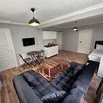 Modern Close To Blue Mosque And Hagia Sophia Old * Estambul