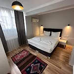 Modern Close To Blue Mosque And Hagia Sophia Old * Estambul